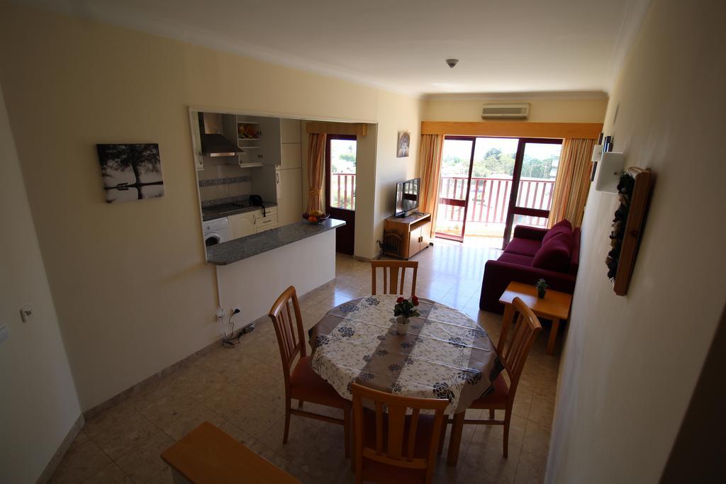 برايا دا روشا Clube Praia Mar Apartamentos Turisticos المظهر الخارجي الصورة