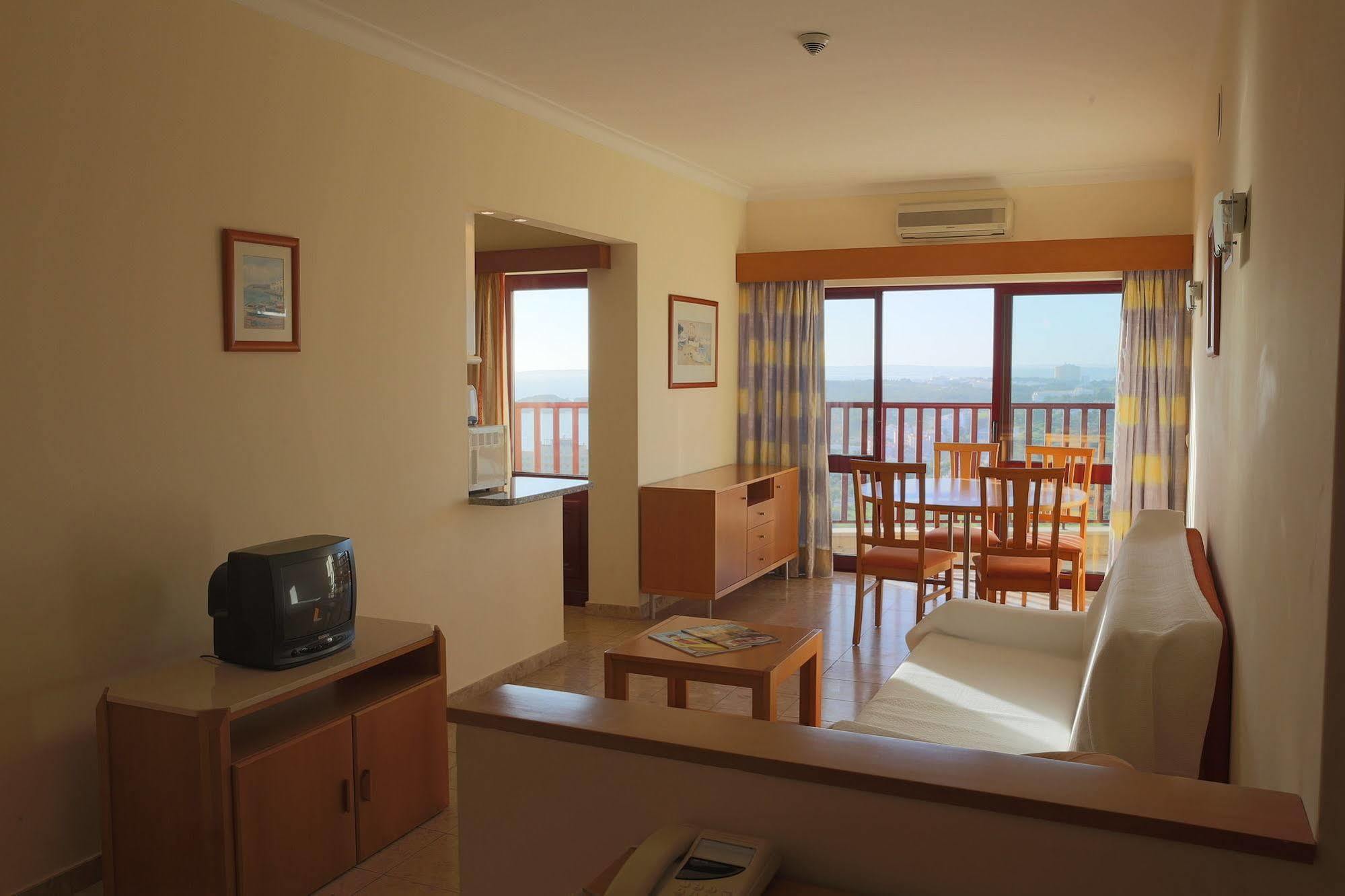 برايا دا روشا Clube Praia Mar Apartamentos Turisticos المظهر الخارجي الصورة