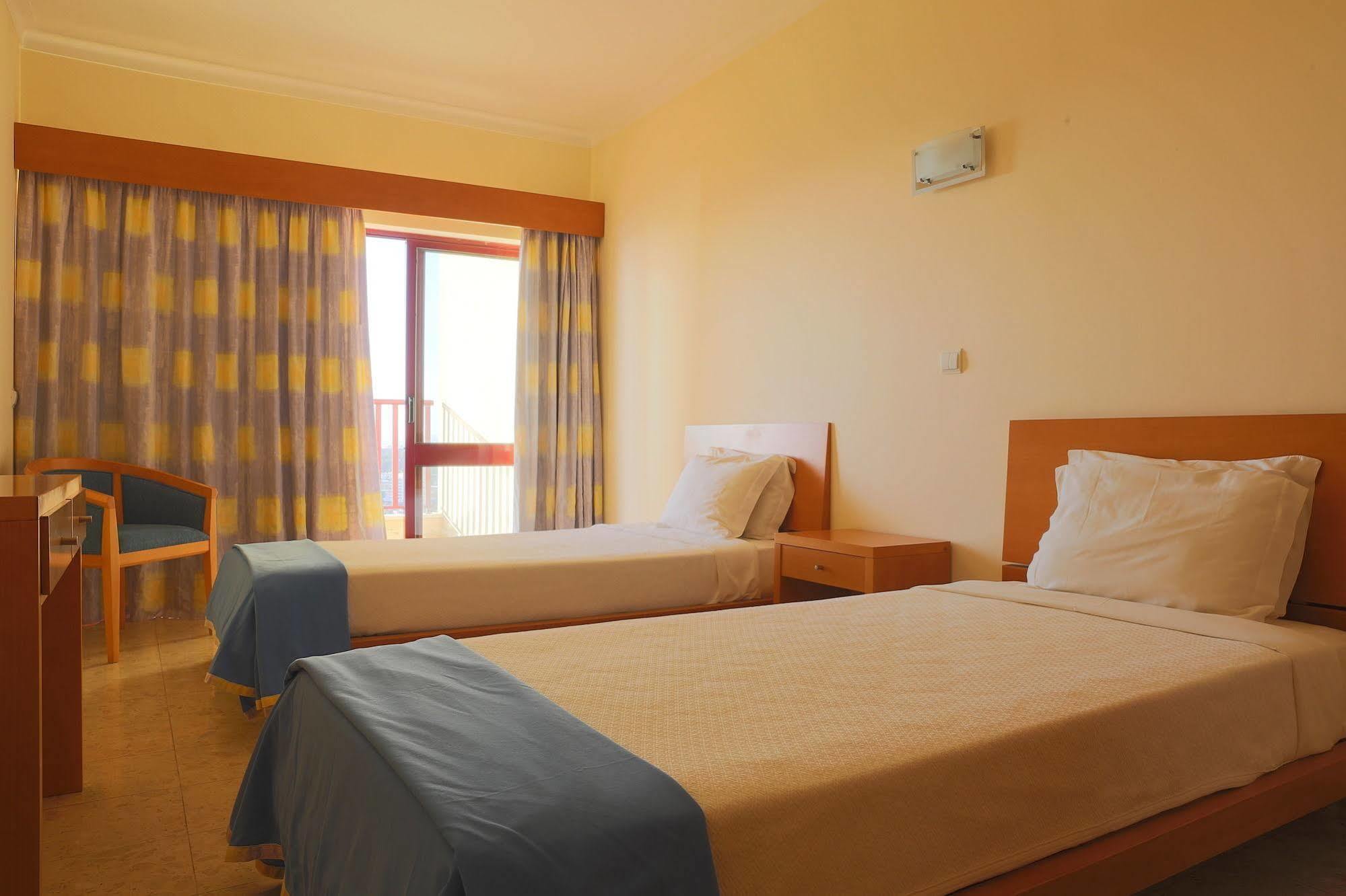 برايا دا روشا Clube Praia Mar Apartamentos Turisticos المظهر الخارجي الصورة